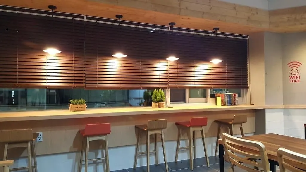 ホテルスカイ アイランド ゲスト ハウス イン ナンポ 釜山広域市 2*,