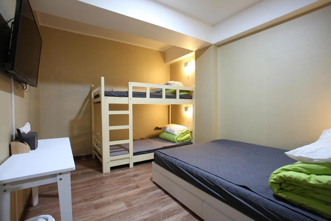 Sky Island Guesthouse Busan 2*,