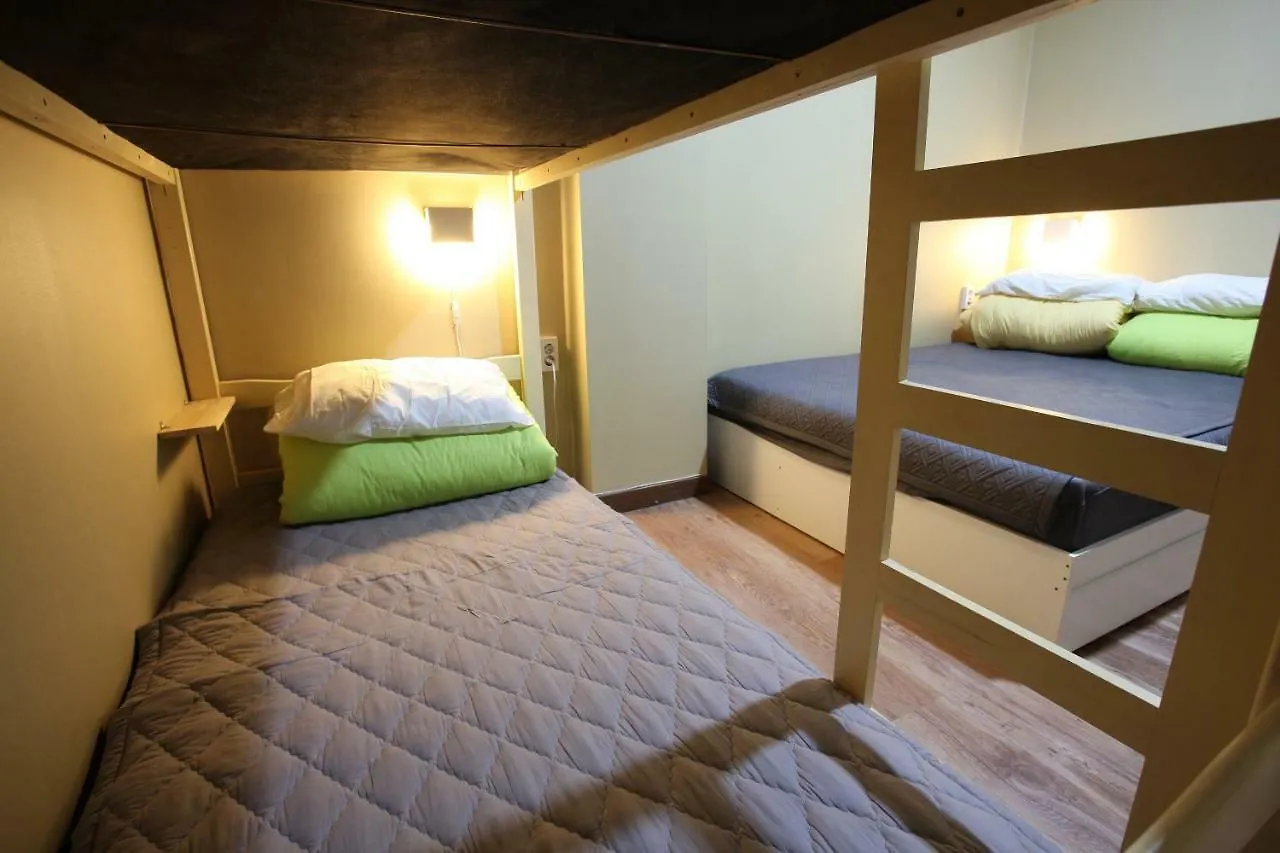 Sky Island Guesthouse Busan