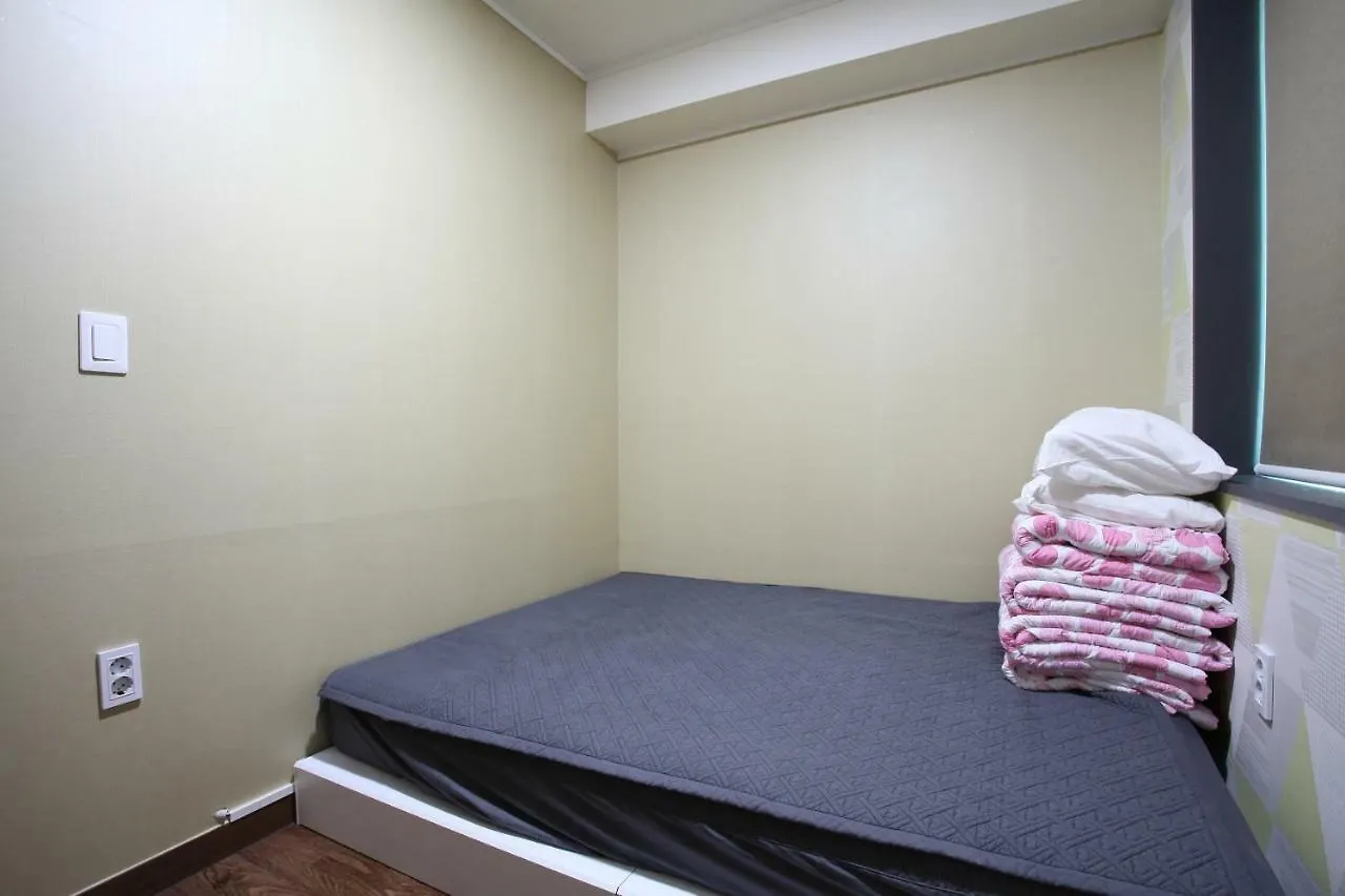 Sky Island Guesthouse Busan